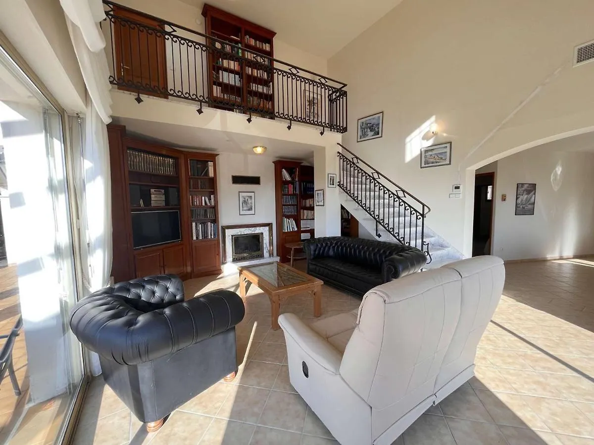 Maison Climatisee 5 Pieces Avec Piscine Et Jardin, 7 Couchages - Cavalaire-Sur-Mer - Fr-1-226B-86 0*,