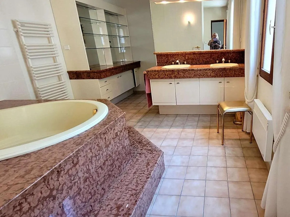 Semesterbostad Maison Climatisee 5 Pieces Avec Piscine Et Jardin, 7 Couchages - Cavalaire-Sur-Mer - Fr-1-226B-86
